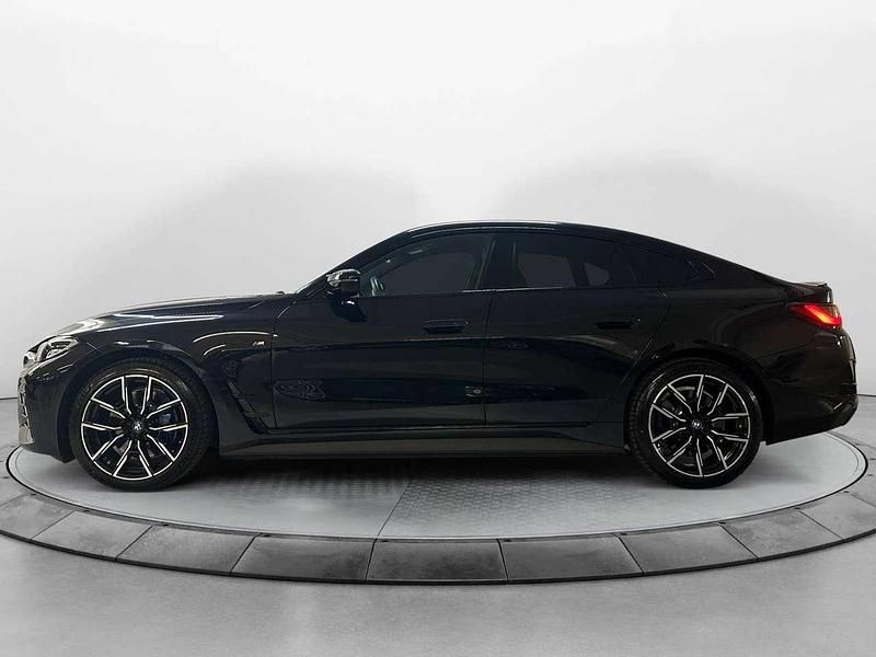 Usata BMW i4 Comfort Edition 544 kW (740 CV) 2024 Black sapphire Berlina