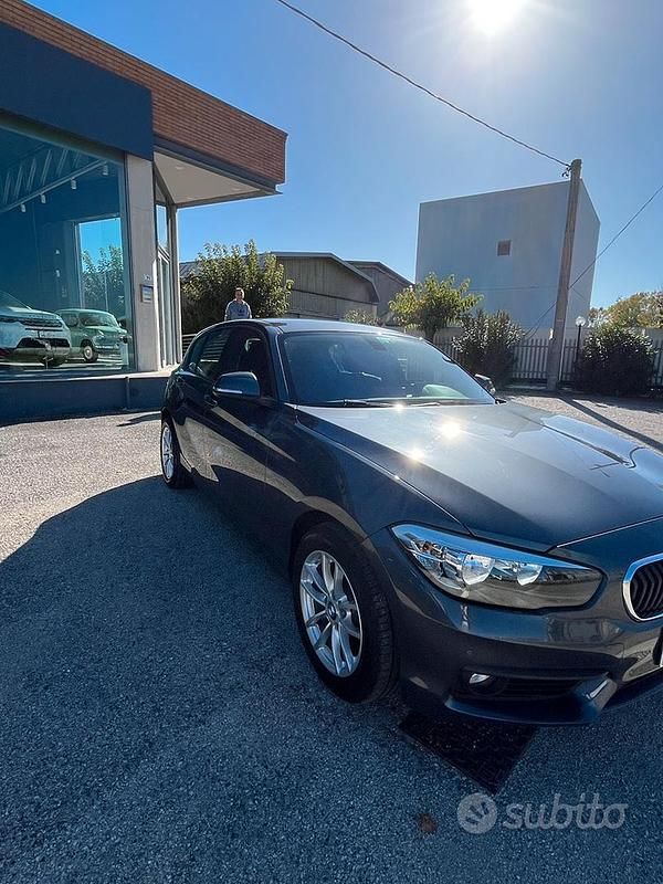 Usata BMW 118 143 CV (105 kW) 2019 Grigio Utilitaria