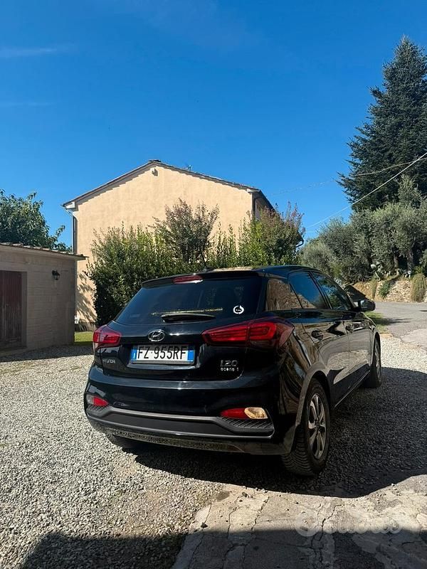 Usata Hyundai i20 75 CV (55 kW) 2020 Nero Utilitaria