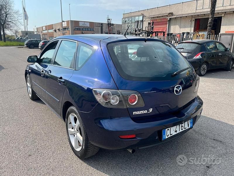 Usata Mazda 3 105 CV (77 kW) 2003 Blu Berlina