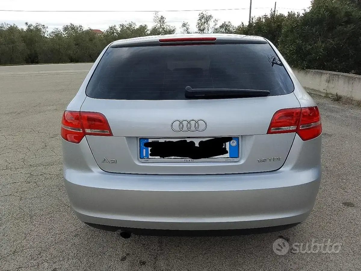Usata Audi A3 105 CV (77 kW) 2010 Marrone Utilitaria