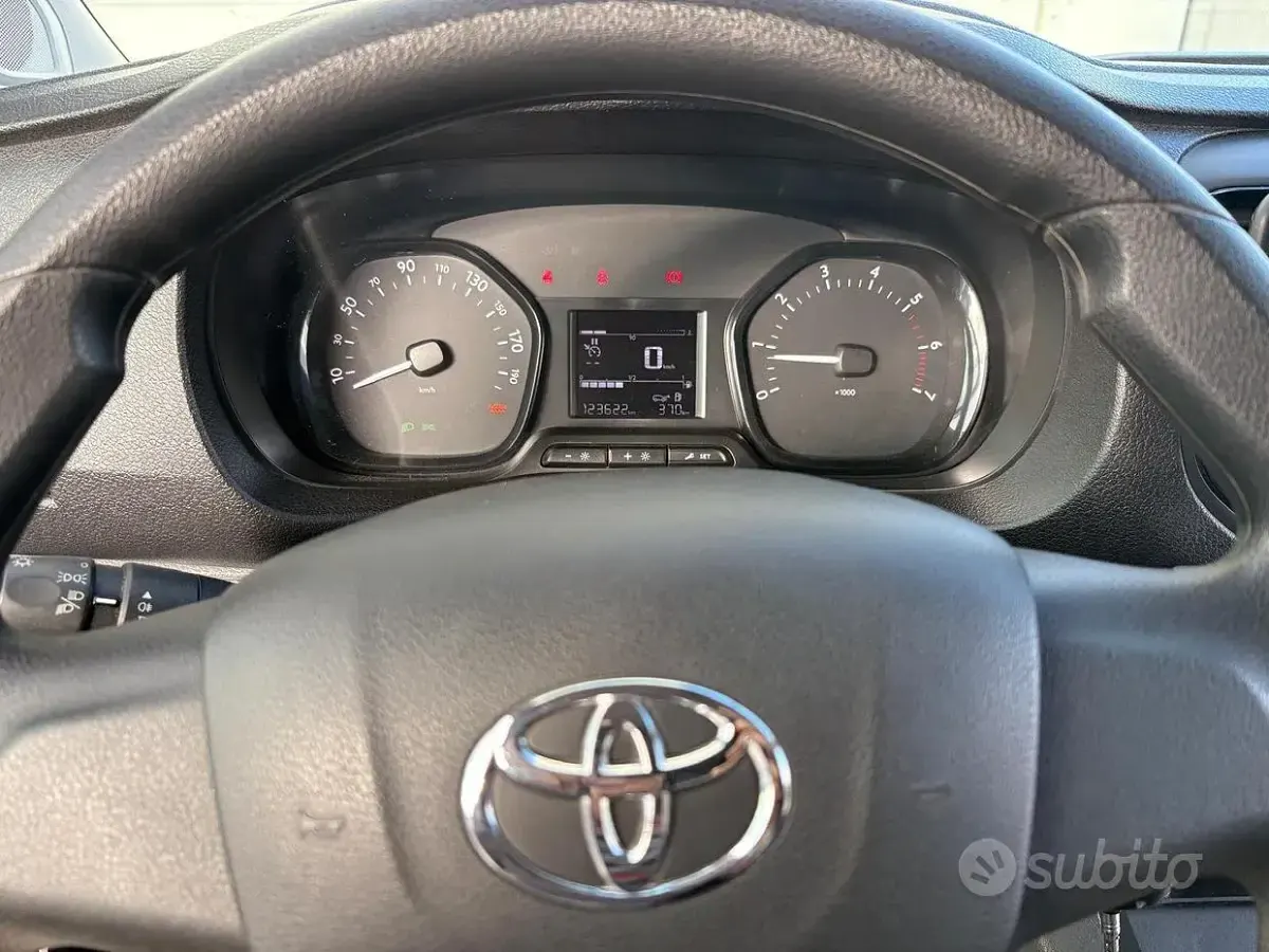 Usata Toyota Proace Comfort 120 CV (88 kW) 2022 Bianco Monovolume