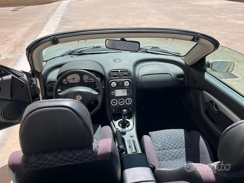 Usata MG F 112 CV (82 kW) 2001 Grigio Cabrio