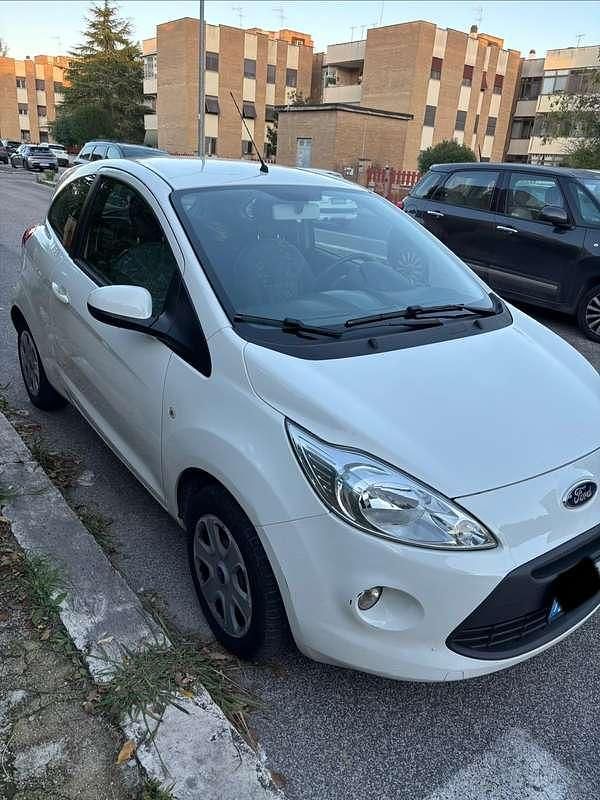 Usata Ford Ka 73 CV (53 kW) 2016 Bianco Berlina