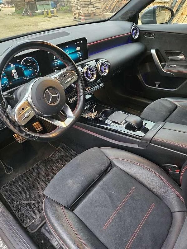 Usata Mercedes A180 Premium 116 CV (85 kW) 2019 Grigio Berlina