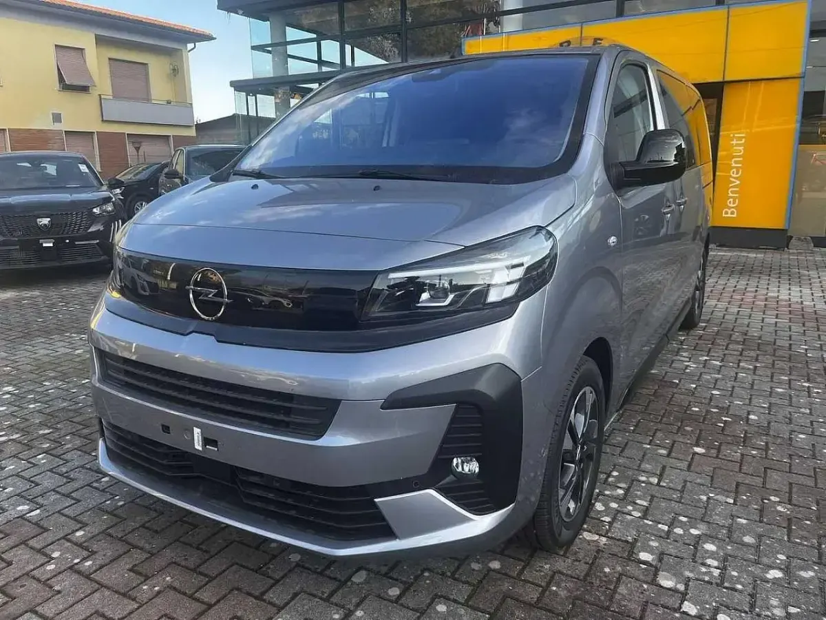 Usata Opel Zafira Life Business Edition 177 CV (130 kW) 2025 Monovolume