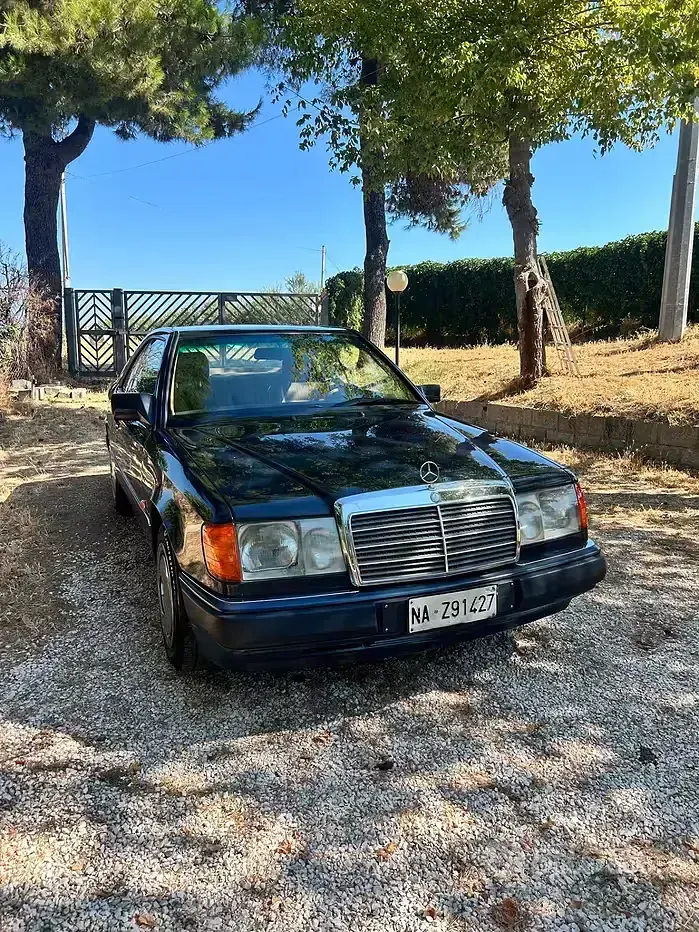 Usata Mercedes 200 118 CV (86 kW) 1992 Bluazzurro Coupé