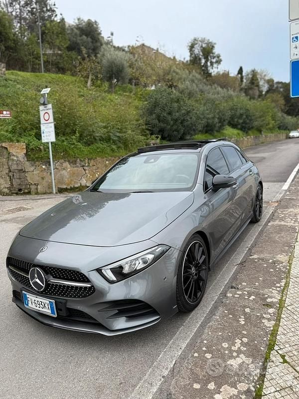 Grigio Usata 2020 Mercedes 180 Tre volumi | 25.500 € - Immagine 1/4