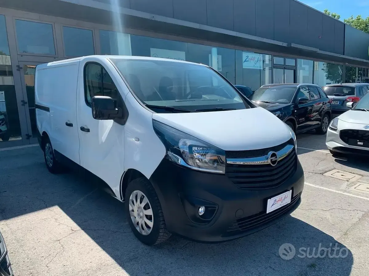 Usata Opel Vivaro-e Combi 121 CV (88 kW) 2019 Bianco Monovolume