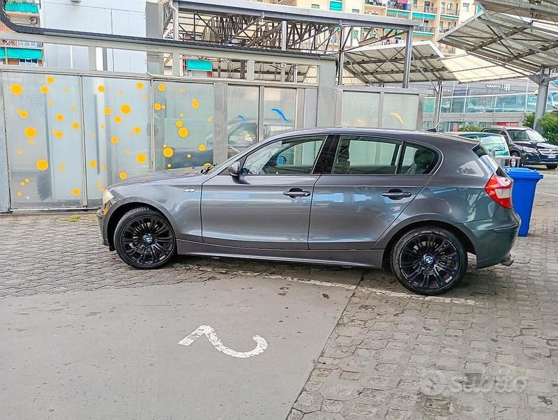 Usata BMW 120 163 CV (119 kW) 2006 Grigio Utilitaria