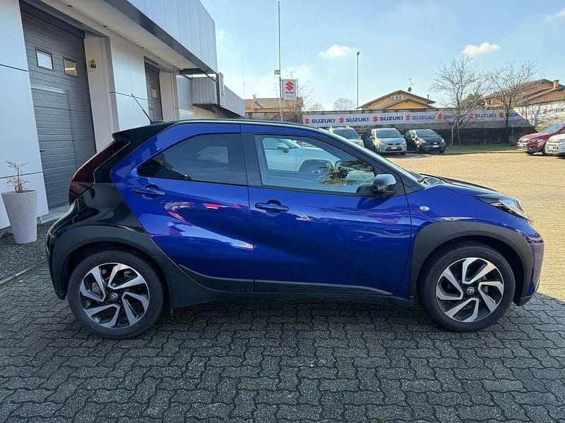 Usata Toyota Aygo X Lounge 72 CV (52 kW) 2024 Blu/azzurro SUV