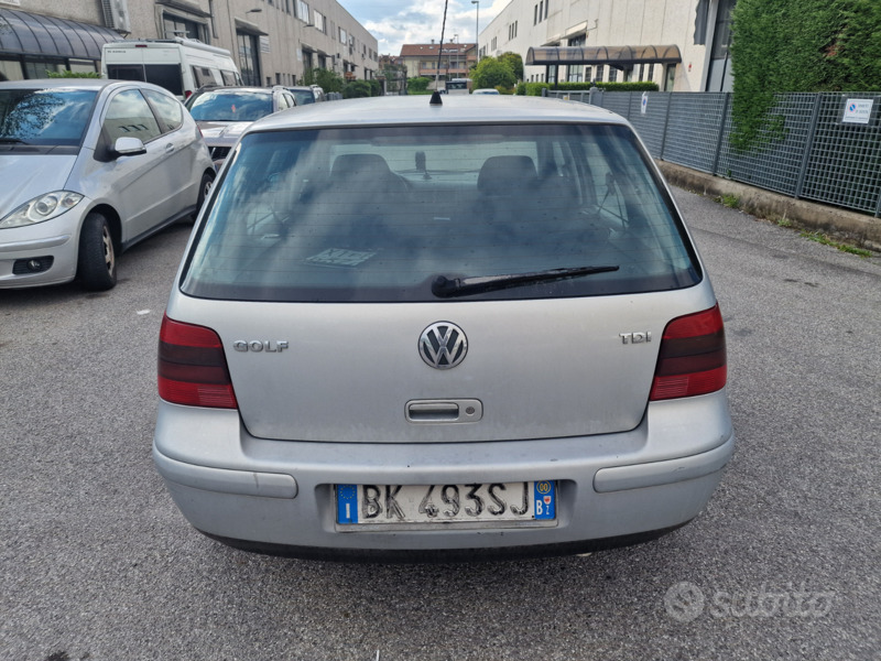 Usato 2000 VW Golf IV 1.9 Diesel 101 CV (900 €)