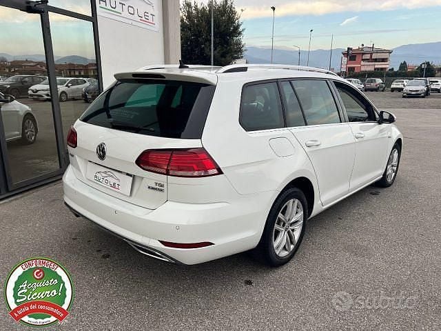 Usata VW Golf VII Executive 110 CV (80 kW) 2017 Bianco Station wagon