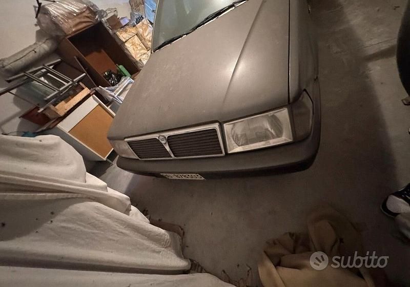 Usata Lancia Thema 119 CV (87 kW) 1987 Grigio Berlina