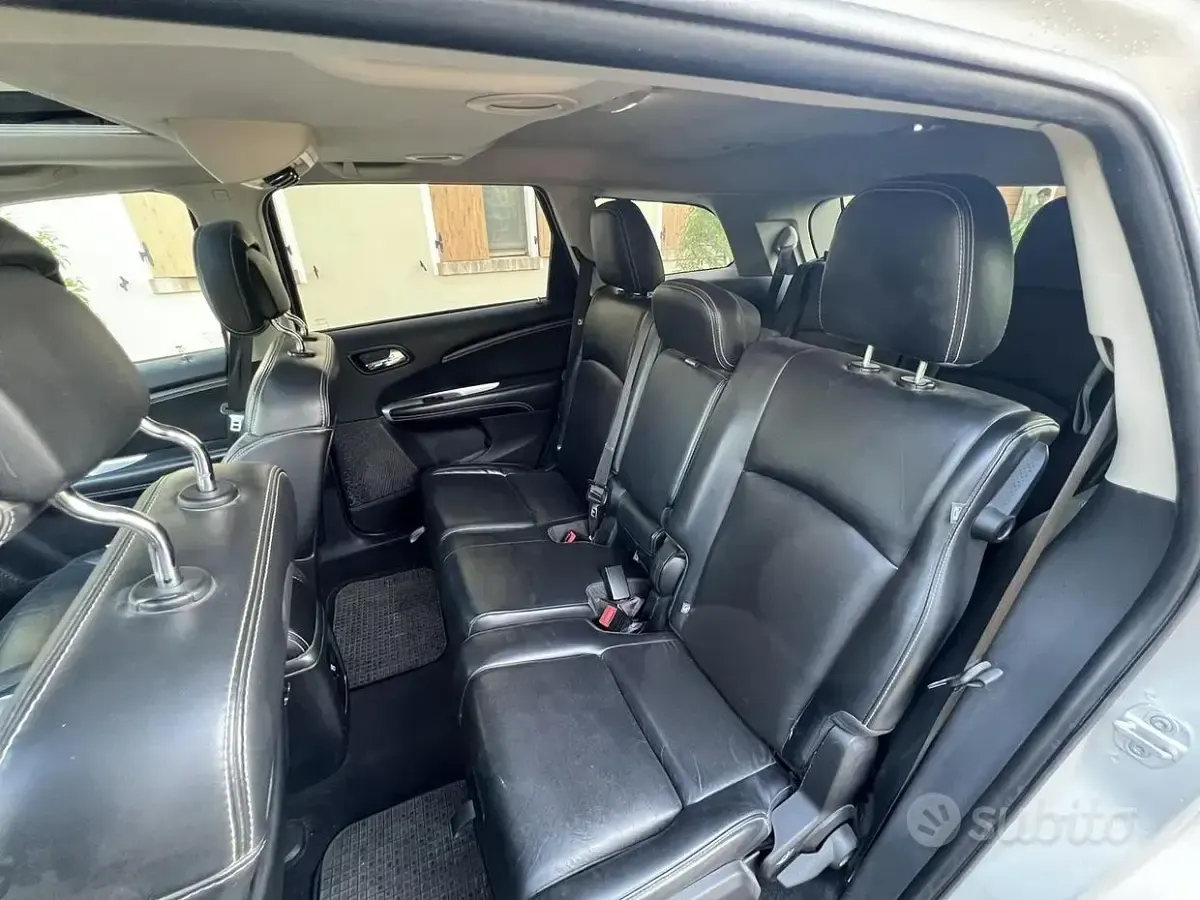 Usata Fiat Freemont Lounge 170 CV (125 kW) 2013 Grigio SUV