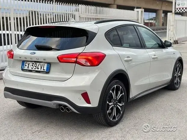 Usata Ford Focus Active 120 CV (88 kW) 2019 Bianco Berlina