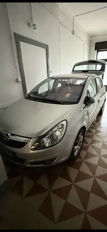 Usata Opel Corsa Cosmo 125 CV (91 kW) 2008 Grigio Utilitaria