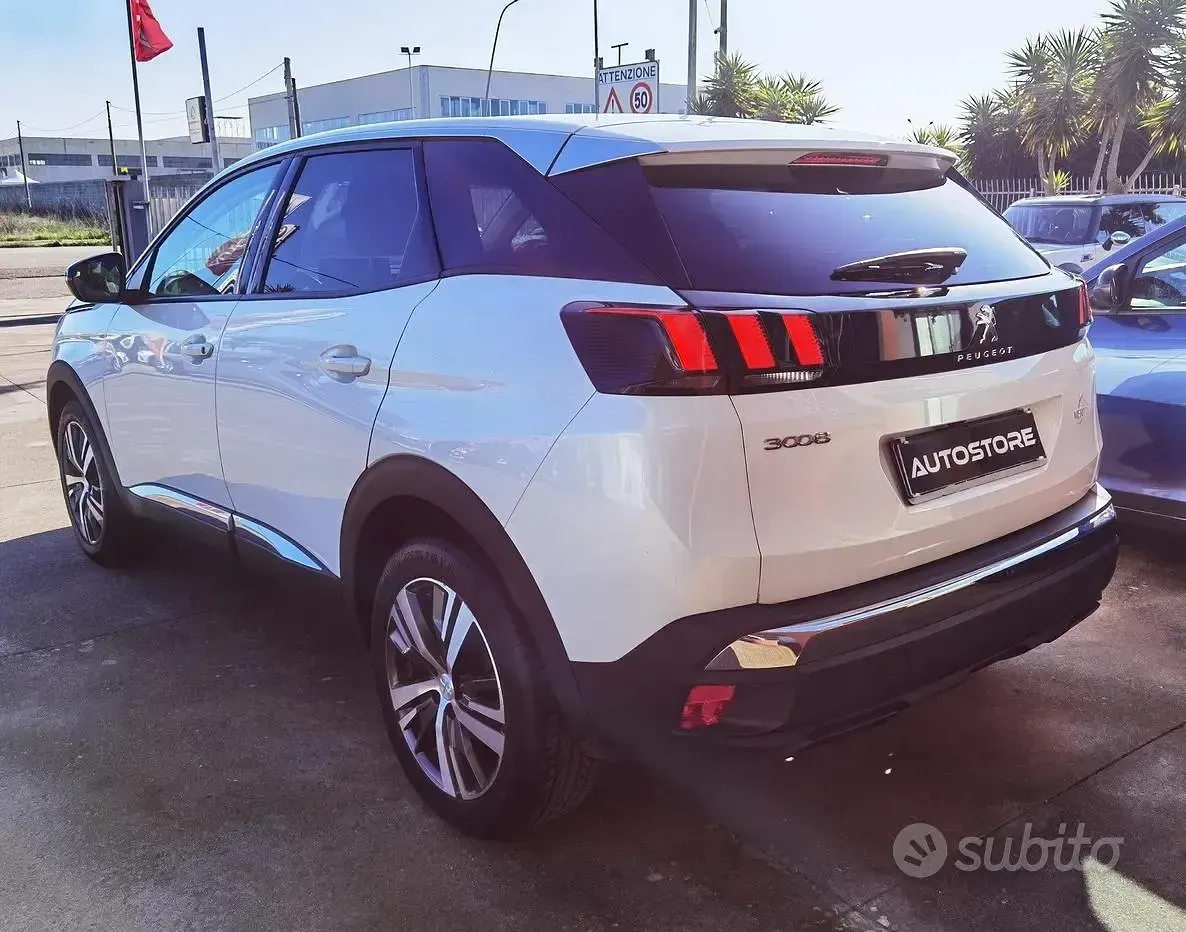 Usata Peugeot 3008 Allure 131 CV (96 kW) 2022 Bianco SUV