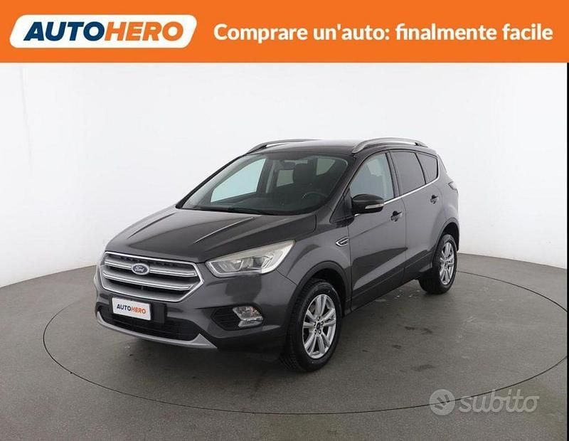 Usata Ford Kuga 120 CV (88 kW) 2019 Grigio SUV