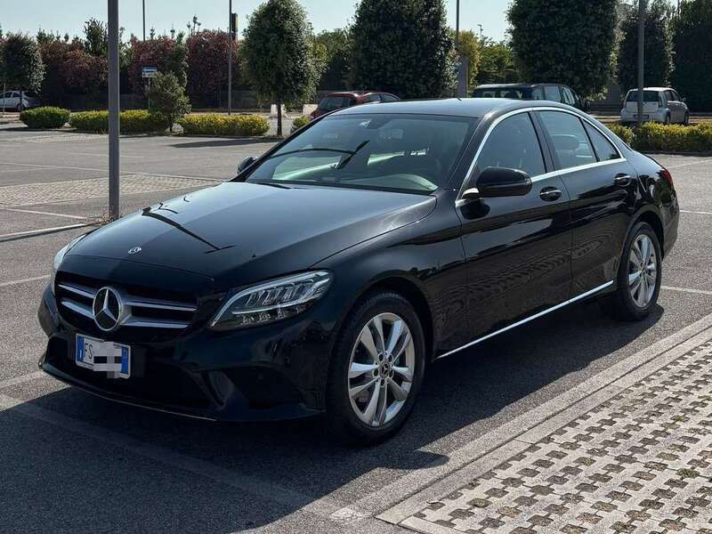 Nero Usata 2018 Mercedes C220 Tre volumi | 21.000 € (Buon prezzo) - Immagine 1/4