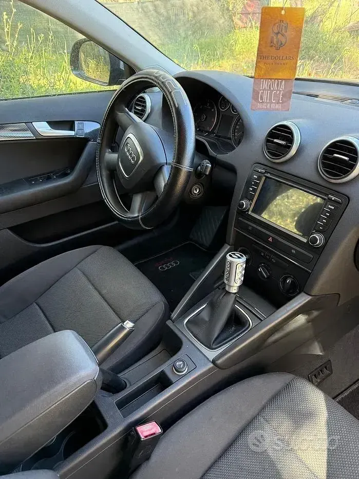 Usado Audi A3 90 CV (66 kW) 2010 Negro Utilitario