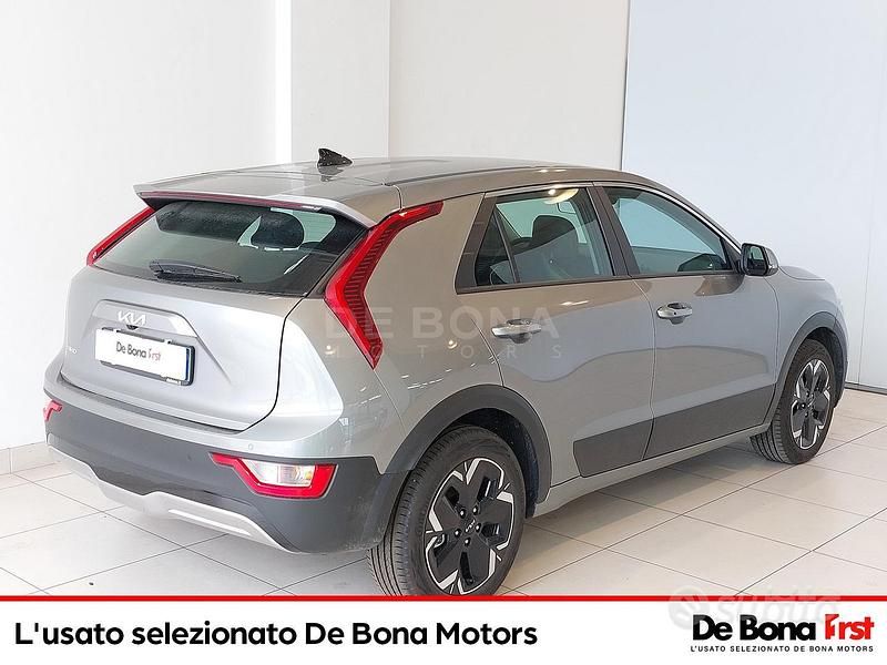 Usata Kia e-Niro 150 kW (204 CV) 2023 Grigio SUV
