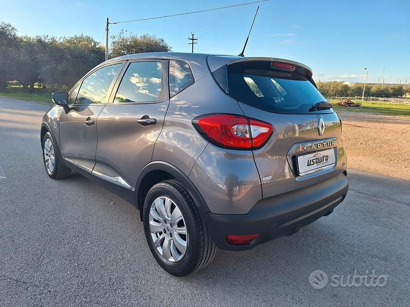 Occasion Renault Captur 90 ch (66 kW) 2015 Gris SUV