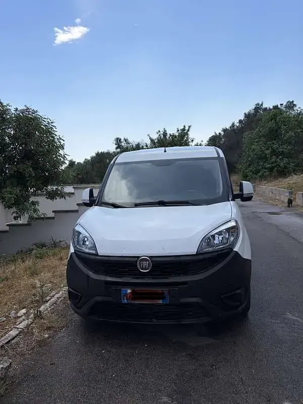 Usata Fiat Doblò Active 84 CV (61 kW) 2018 Bianco Monovolume