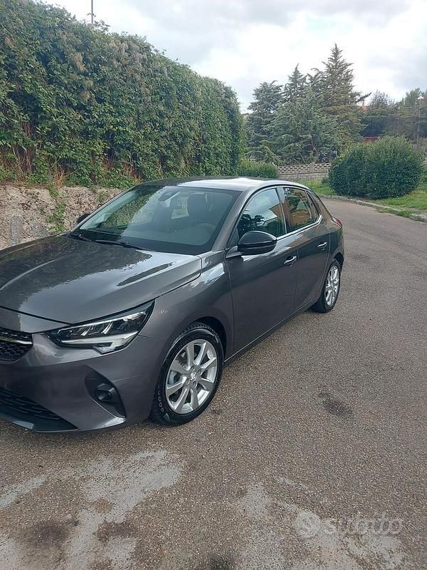 Usado Opel Corsa 75 HP (55 kW) 2020 Cinzento Sedan