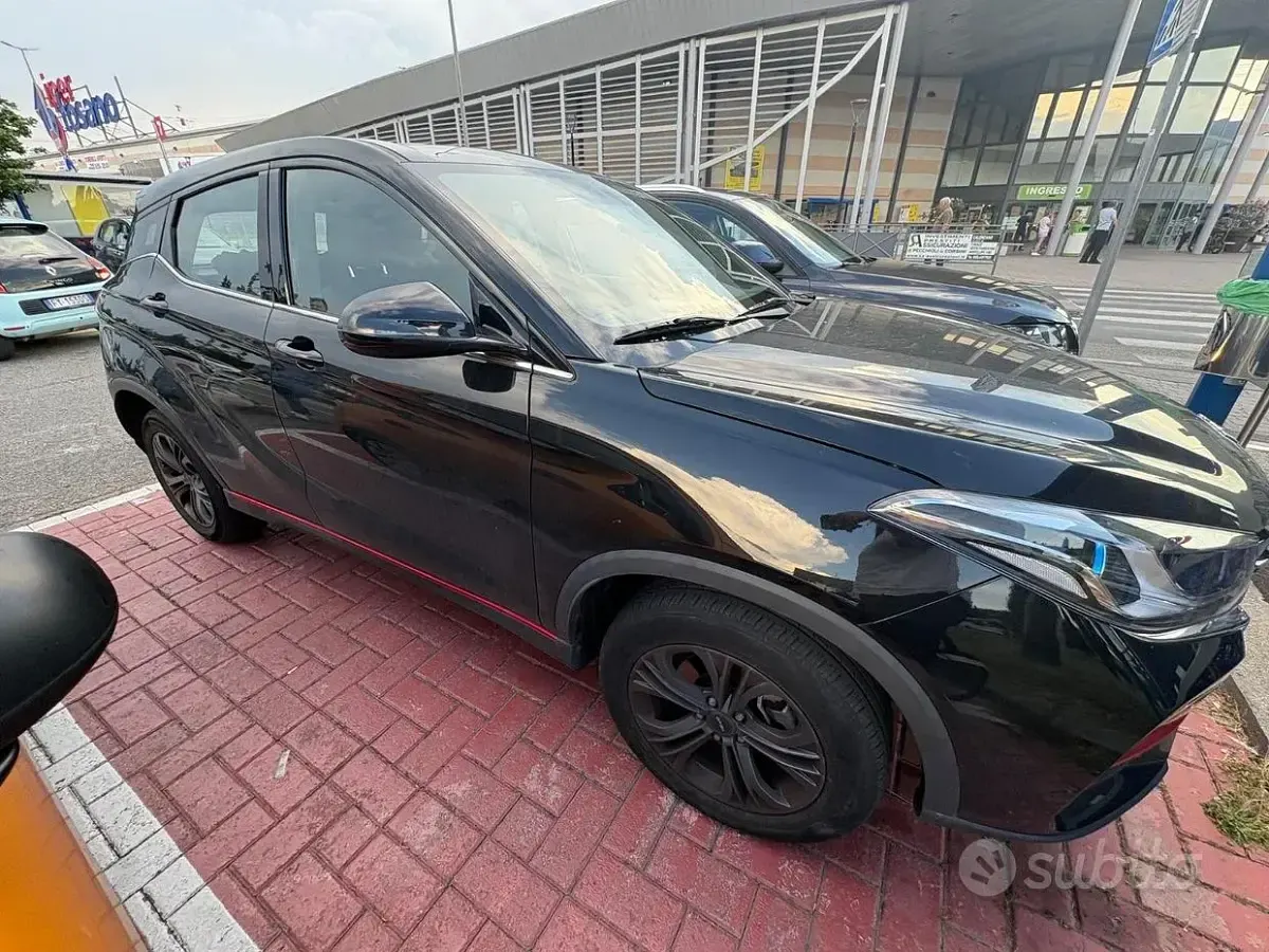 Usata DFSK 500 106 CV (77 kW) 2024 Nero SUV