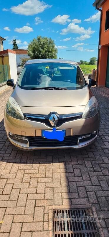 Usata Renault Scénic III LIMITED 110 CV (80 kW) 2016 Oro Monovolume
