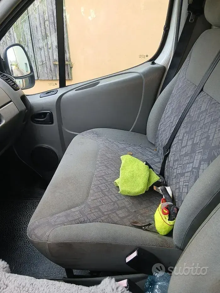 Usata Opel Vivaro 82 CV (60 kW) 2006 Monovolume