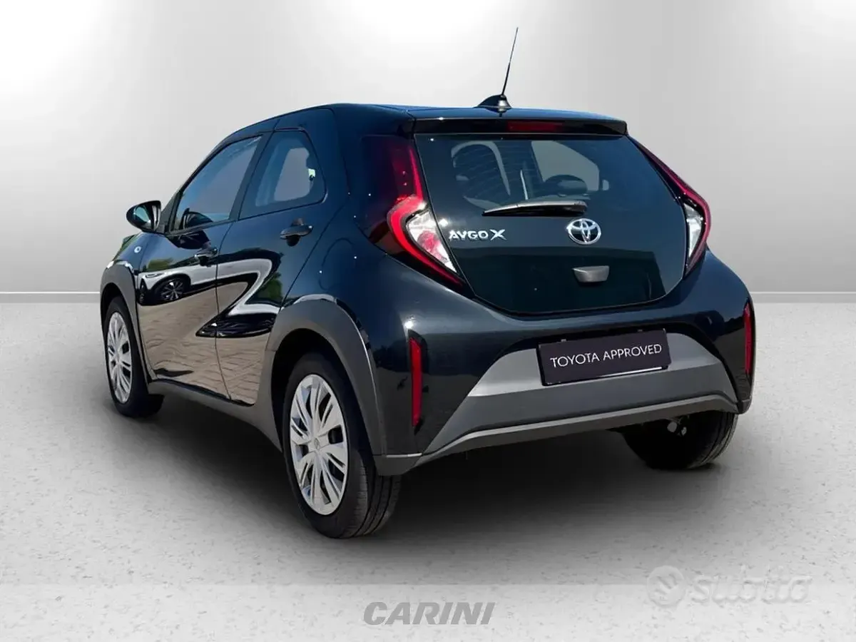 Usata Toyota Aygo X Active 72 CV (52 kW) 2022 Nero SUV
