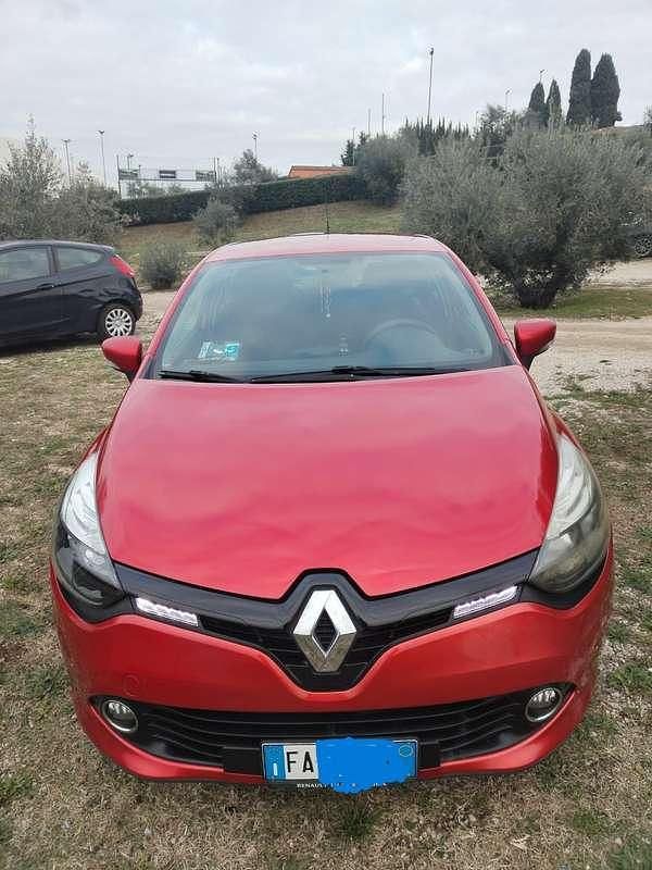 Usata Renault Clio IV 73 CV (53 kW) 2015 Rosso Berlina