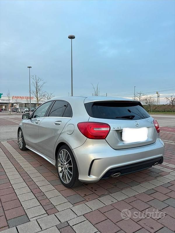 Usata Mercedes A180 Premium 2015 Grigio Berlina