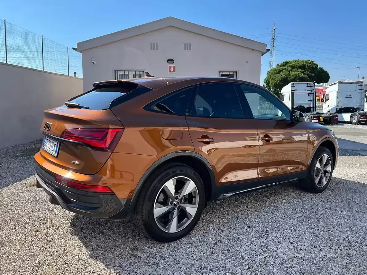 Usata Audi Q5 Sportback Exclusive 204 CV (150 kW) 2024 Marrone SUV