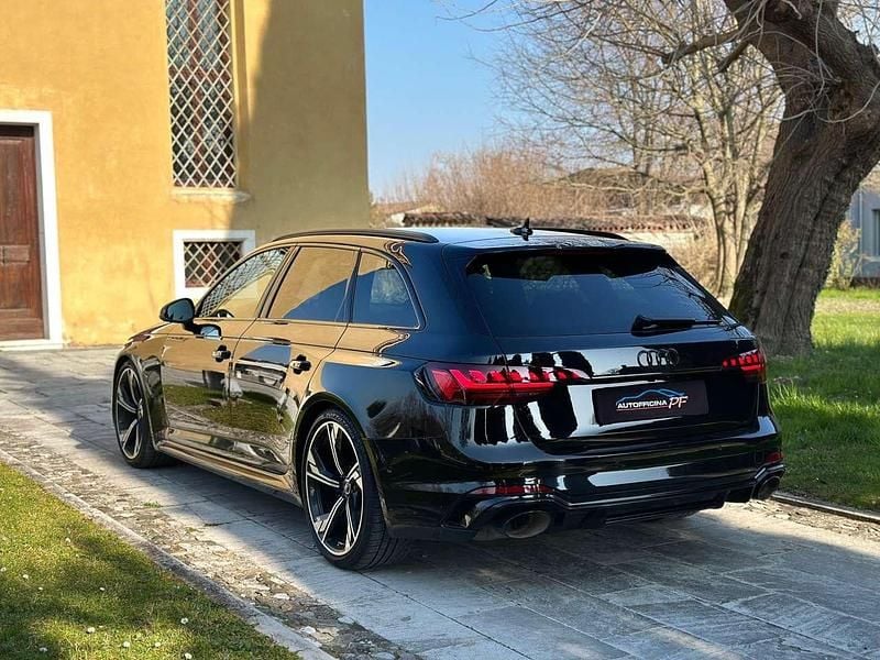 Usata Audi RS4 Ambiente 450 CV (330 kW) 2022 Nero Station wagon