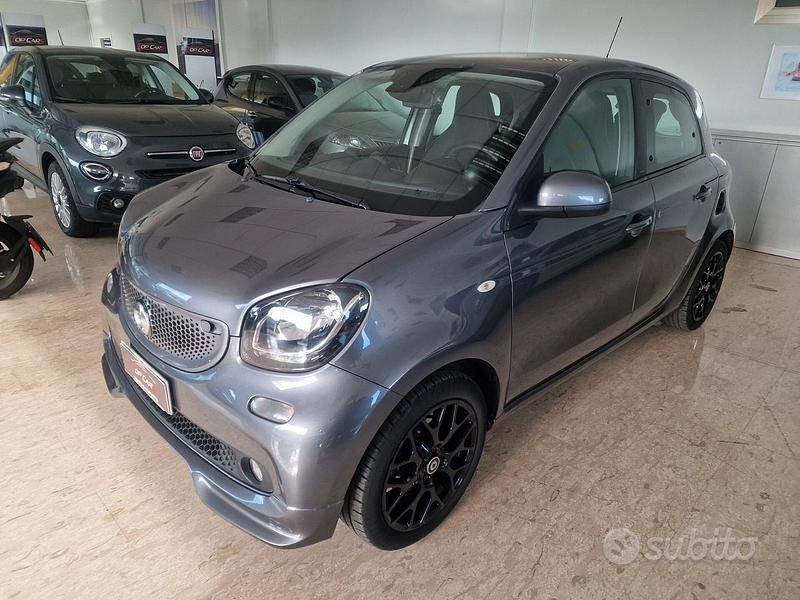 Grigio Usata 2019 Smart ForFour Passion Utilitaria | 16.500 € (Molto cara) - Immagine 1/4