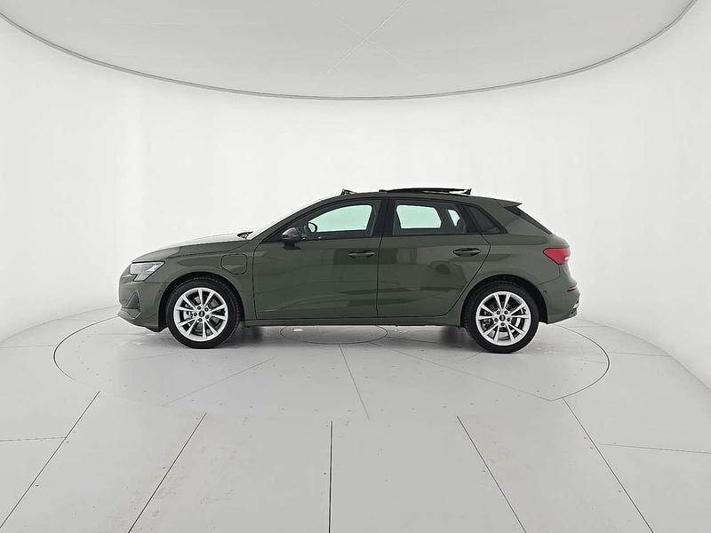Nuova Audi A3 Sportback Advanced 204 CV (150 kW) 2025 Verde Utilitaria
