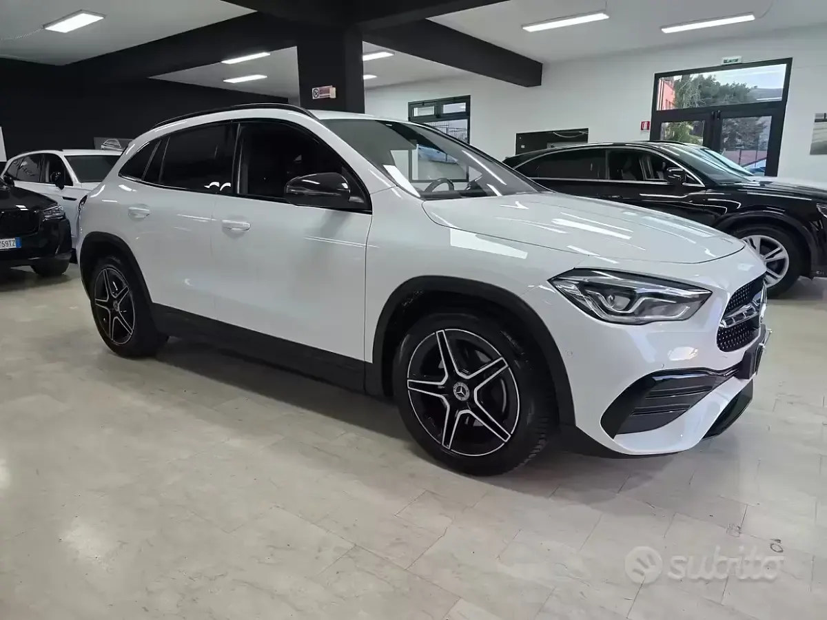 Usata Mercedes GLA200 Premium 150 CV (110 kW) 2021 Bianco SUV