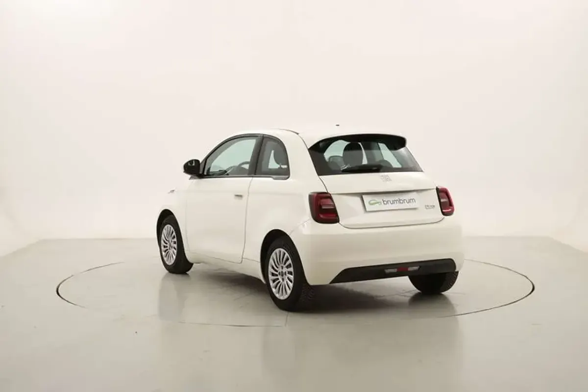Usata Fiat 500e Action 42 kW (58 CV) 2021 Bianco Utilitaria
