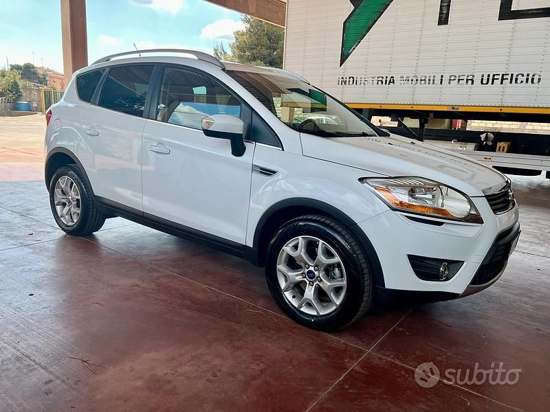 Usata Ford Kuga 140 CV (102 kW) 2011 Bianco SUV