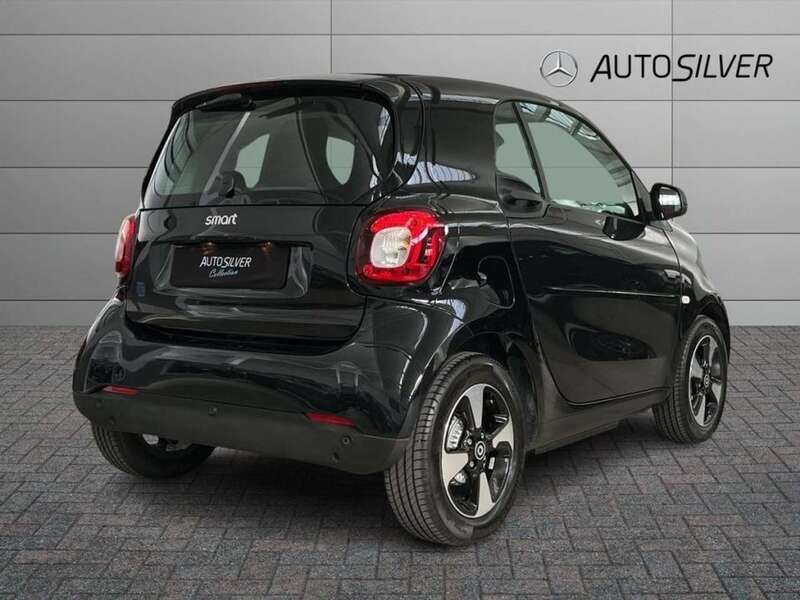 Usata Smart ForTwo Coupé Passion 41 kW (56 CV) 2022 Nero / pastello Utilitaria