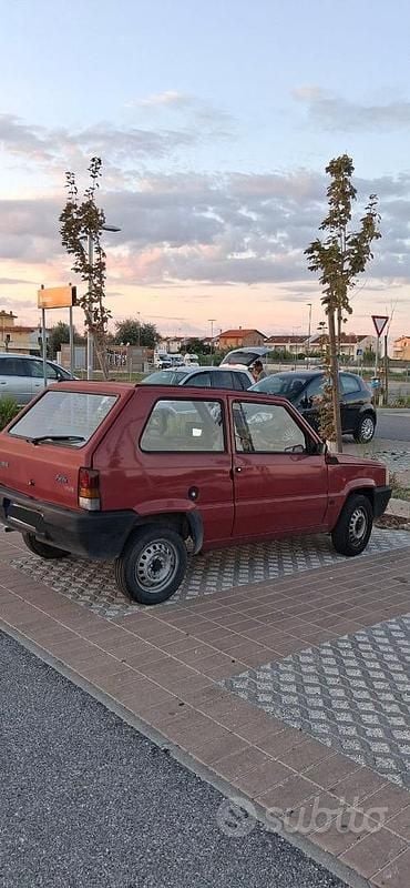 Rosso Usata 1999 Fiat Panda Young Due volumi | 1800 € (Buon prezzo) - Immagine 1/4