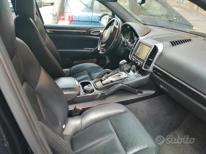 Usata Porsche Cayenne 245 CV (180 kW) 2012 Nero SUV