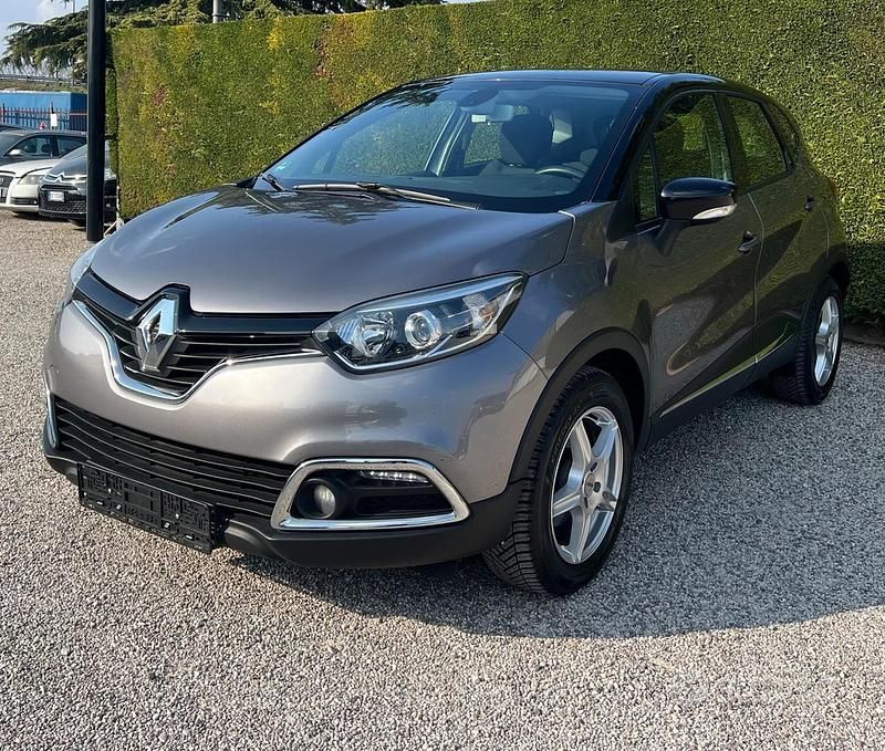 Usata Renault Captur 120 CV (88 kW) 2014 Grigio SUV