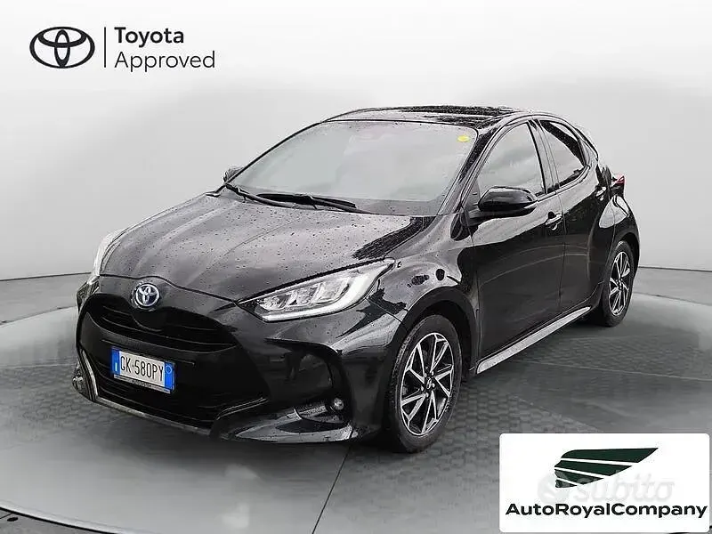 Usata Toyota Yaris Hybrid Lounge 116 CV (85 kW) 2022 Nero Berlina