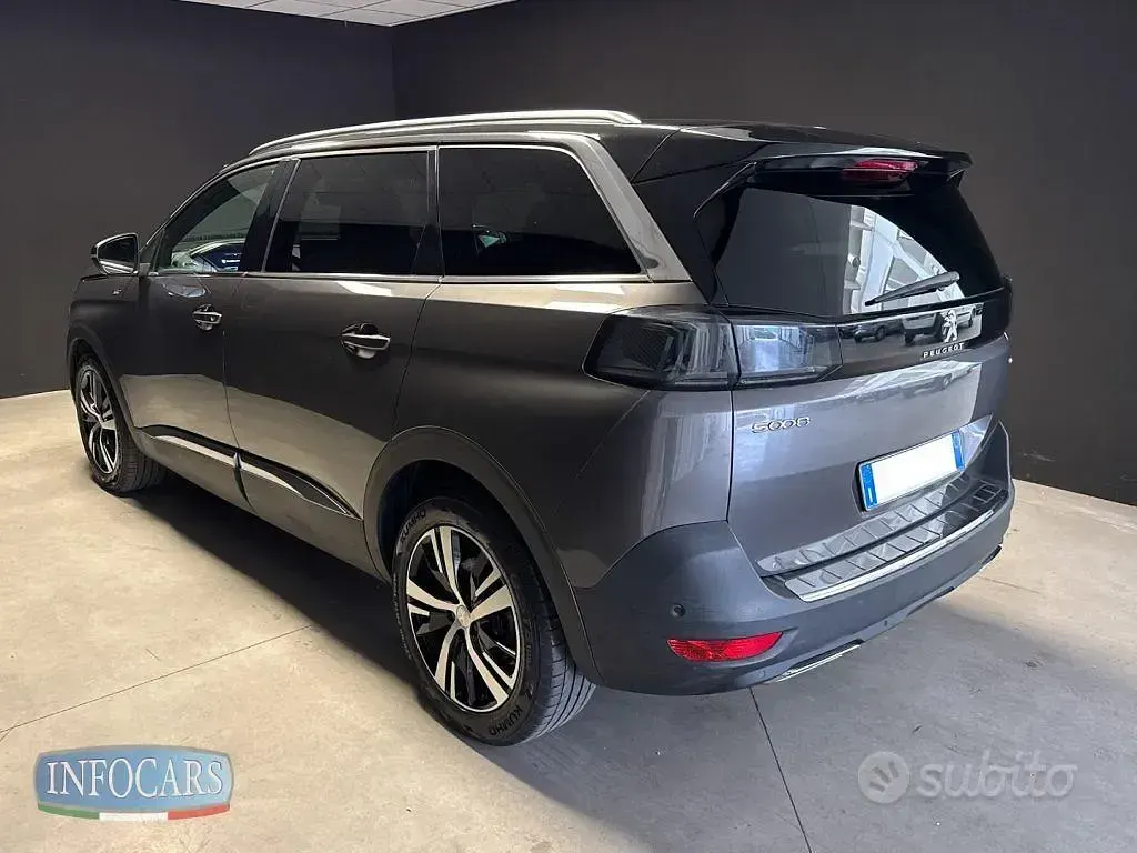 Usata Peugeot 5008 GTi 131 CV (96 kW) 2023 Grigio metallizzato SUV