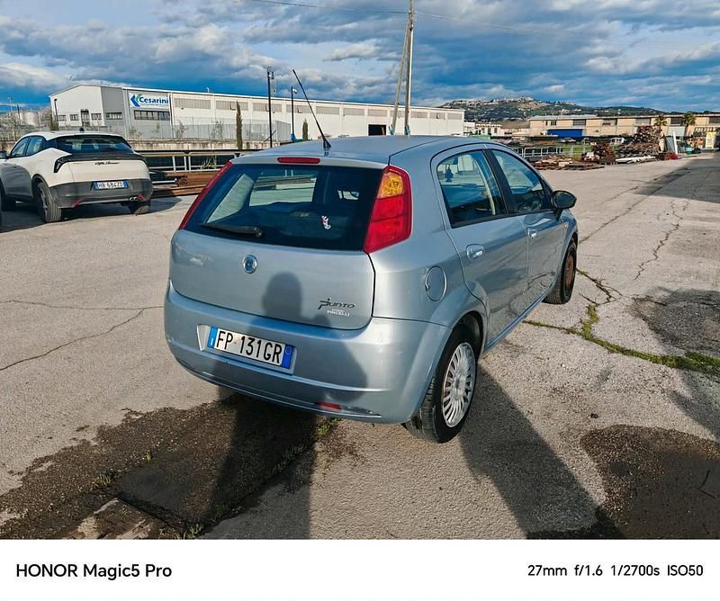 Usata Fiat Grande Punto Active 75 CV (55 kW) 2008 Grigio Utilitaria