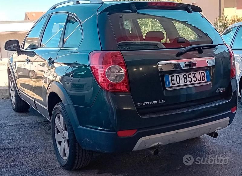 Usata Chevrolet Captiva LTZ 150 CV (110 kW) 2010 Verde SUV